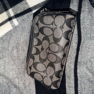 Chic Black and Gray Patterned Wristlet